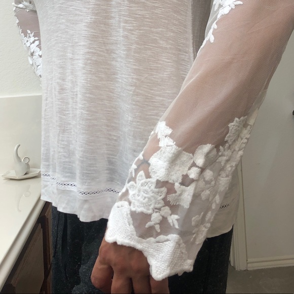 Buffalo by David Britton Lacey Henley Blouse - Picture 3 of 6